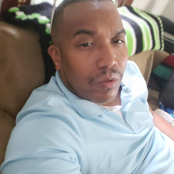 Profile Picture of Robert Harcum (@rharcum43) on Poshmark