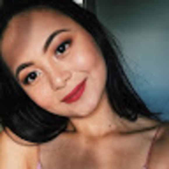 Profile Picture of Stephanie Lumbao (@stefifumbao123) on Poshmark