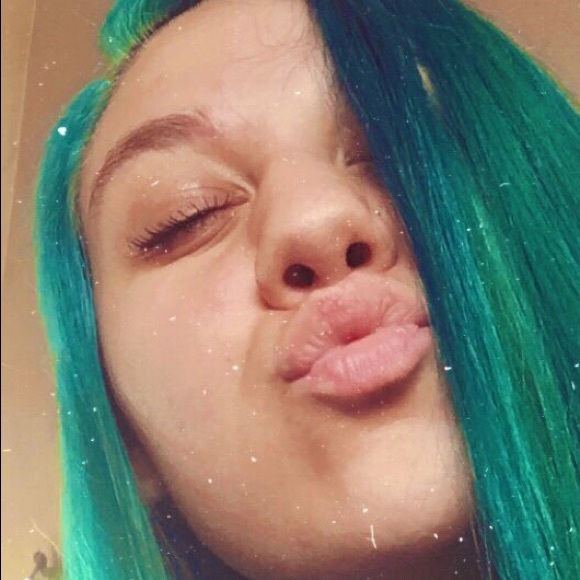 Profile Picture of Kathryn Tegtman (@kathrynrose100) on Poshmark