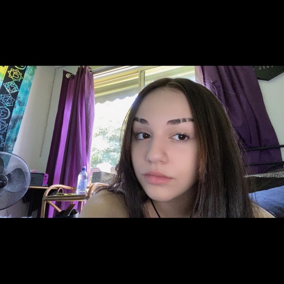 Profile Picture of Ciara Cuschieri (@cjxrdxn) on Poshmark