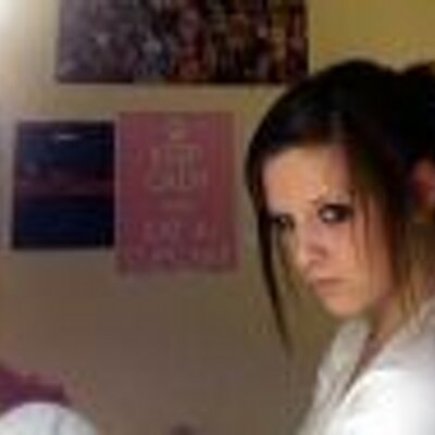 Profile Picture of Iris Stewart (@Connhellegs076) on Twitter