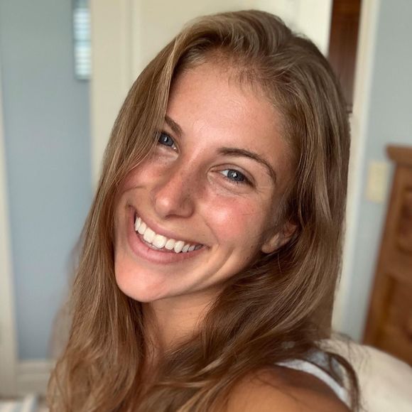 Rebecca Stanziale - Poshmark Profile Picture of Rebecca Stanziale (@rbeccaboo335) on Poshmark