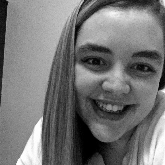 Profile Picture of Sam Crum (@samcrumm) on Poshmark