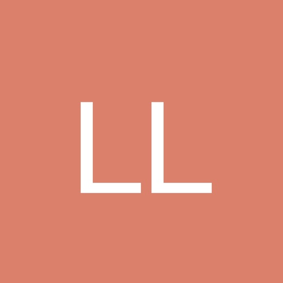 Profile Picture of Levine Levine (@levine_levine) on Poshmark