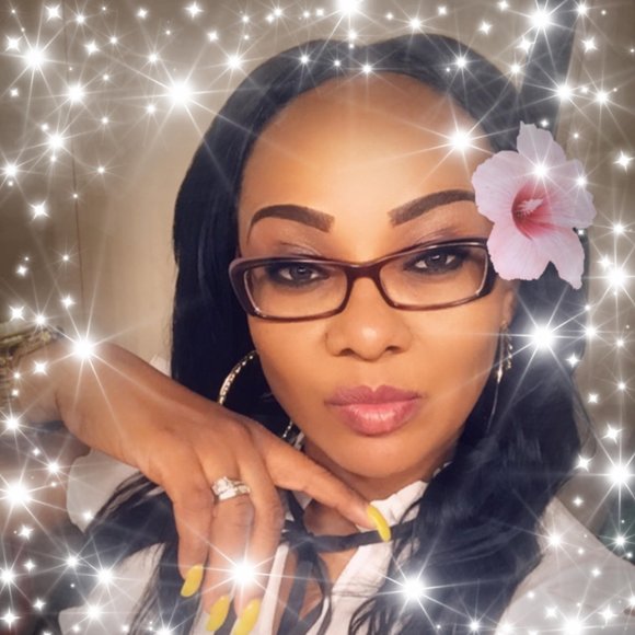 Profile Picture of Belinda Daley (@belindadaley39) on Poshmark