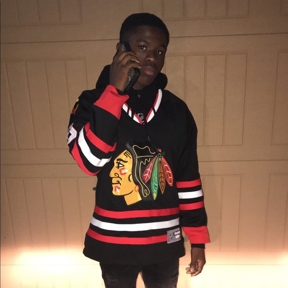 Profile Picture of Lavaras Danielly (@lavarasd123) on Poshmark