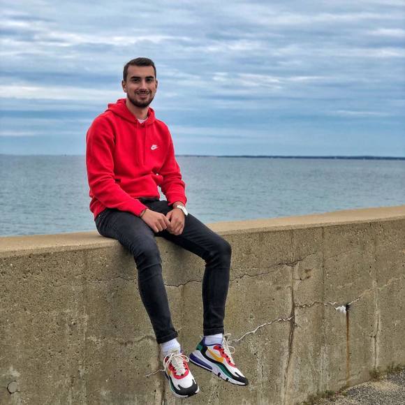 Profile Picture of Aleksandar Pavlovic (@apavlovikj) on Poshmark