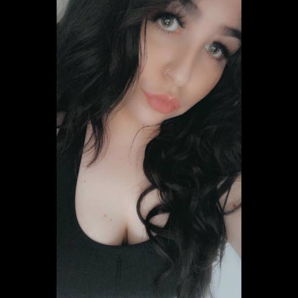 Profile Picture of Priscilla Ureta (@priscillaureta) on Poshmark