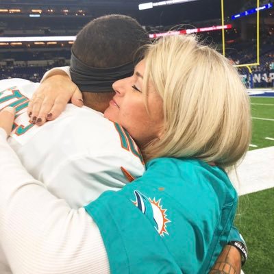 Profile Picture of Lori Ludwig (@loriludwig) on Twitter