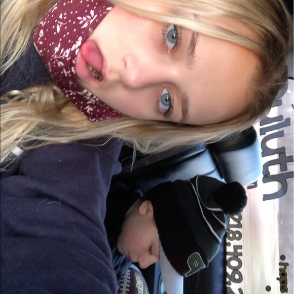 Profile Picture of Donna Hoffbauer (@donnahoffbauer9) on Poshmark