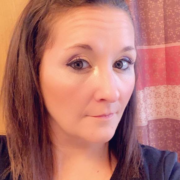 Profile Picture of Dawn Swoboda (@missgoodygirl82) on Poshmark