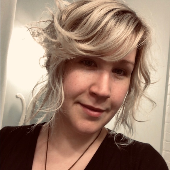 Brianna Lindsey - Poshmark Profile Picture of Brianna Lindsey (@briannaemily29) on Poshmark