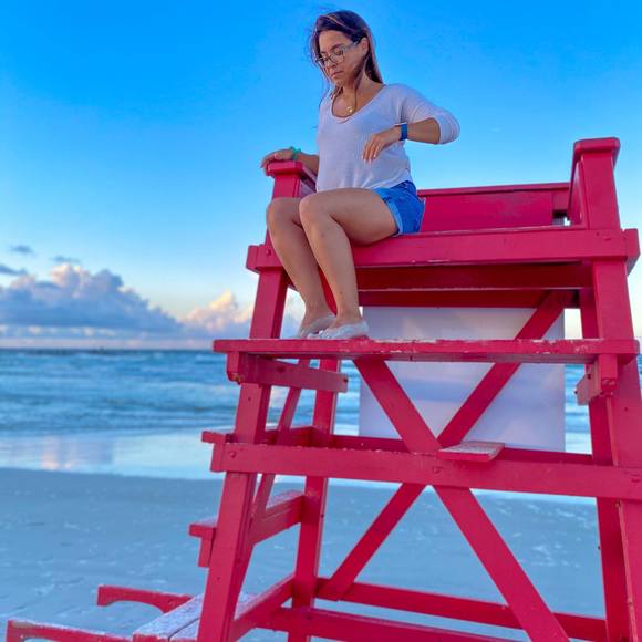Profile Picture of Marilyn Garate (@marilyngarate) on Poshmark