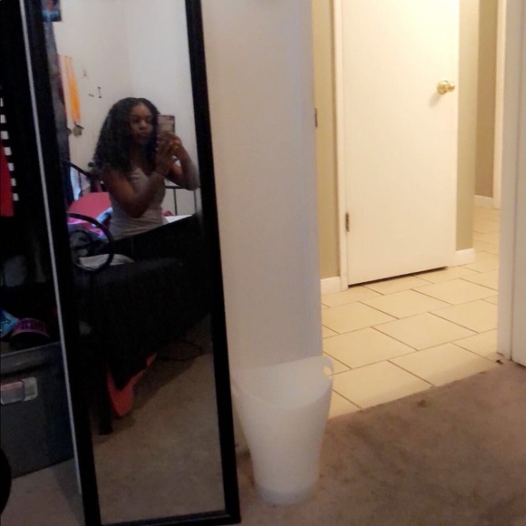 Profile Picture of Nymiria Lattany (@nylattany) on Poshmark