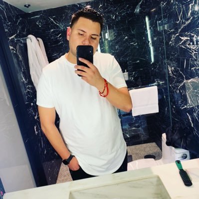 Profile Picture of Jonathan Vasquez (@Jaay_Vee_) on Twitter