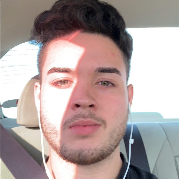 Profile Picture of Alexander Alcocer (@aalcocer01) on Poshmark