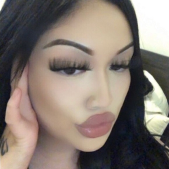 Profile Picture of Krystal Matro (@krystalm557) on Poshmark