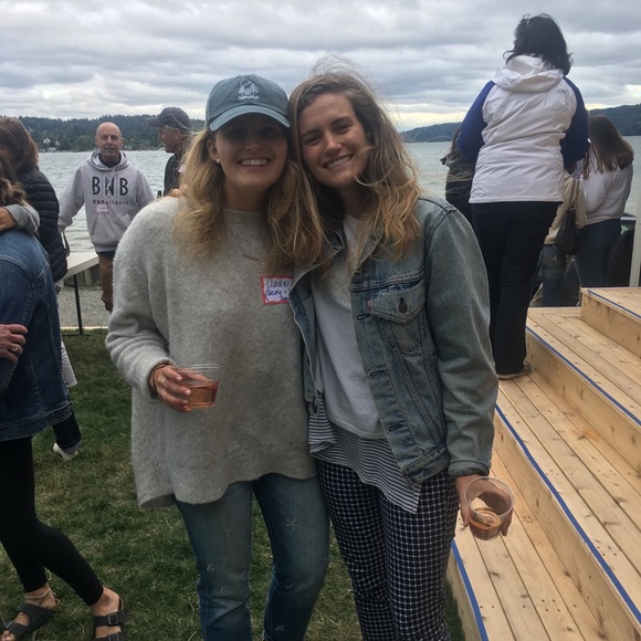 Profile Picture of Claire Schwaegler (@cschwaegler) on Poshmark