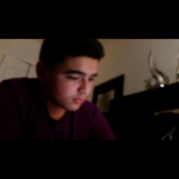 Profile Picture of Alex Perdomo (@alex_perdomo) on Poshmark