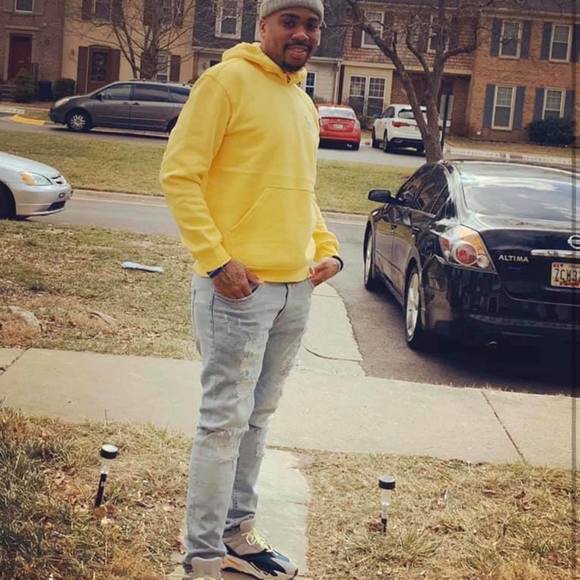 Profile Picture of Ace Aceoo (@ace1411) on Poshmark