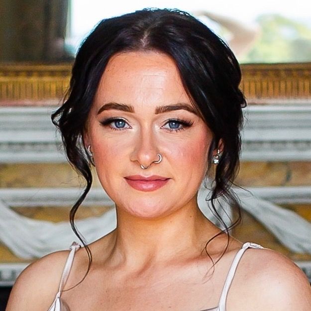 Profile Picture of Loretta📖🧠🌙 (@lorettasbooktok) on Tiktok