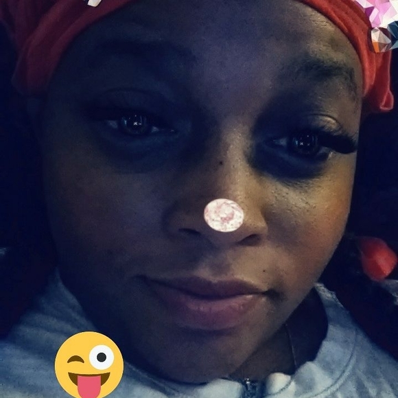 Profile Picture of Bianca Ewing (@bewing1464) on Poshmark