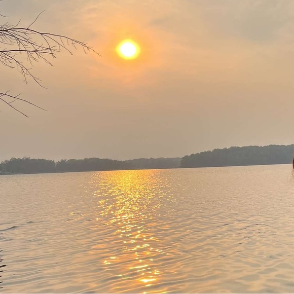 Profile Picture of Alivia Thompson (@aliviathomps308) on Poshmark