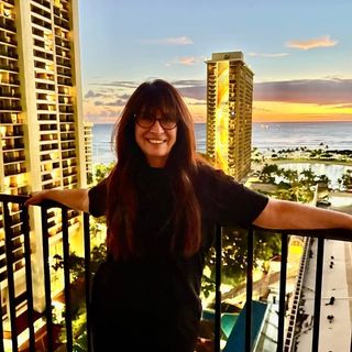 Profile Picture of Lori Stone (@stonelori) on Instagram