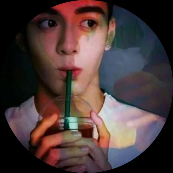 Profile Picture of Joseph Wall (@josephwall12) on Poshmark