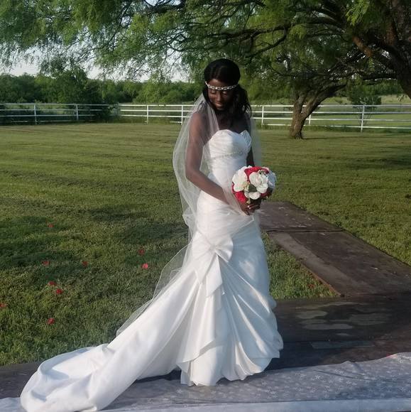 Profile Picture of Crystal Dunmore (@yodawife) on Poshmark