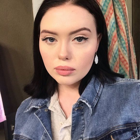 Profile Picture of Kayla Baurle (@kaylaa722) on Poshmark