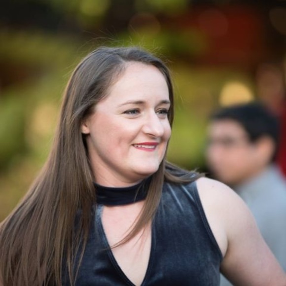 Taylor Shultz - Poshmark Profile Picture of Taylor Shultz (@softball20tnt) on Poshmark