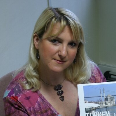 Profile Picture of Helen Foster (@fosterwrite) on Twitter