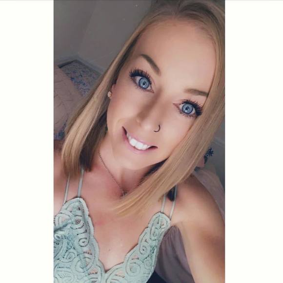 Profile Picture of Noelle Wilson (@noellemwilson31) on Poshmark