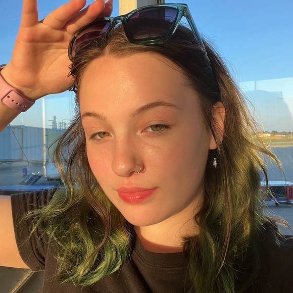 Profile Picture of Cassidy Hochstedler (@cassidyhochsted) on Poshmark