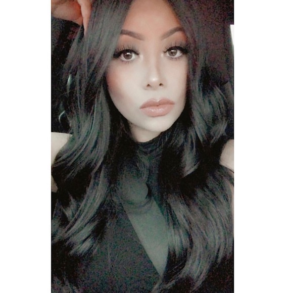 Profile Picture of Isabel Martinez (@isamtzg3) on Poshmark