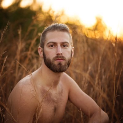 Profile Picture of Garrett Boyd (@giraffespeaking) on Twitter