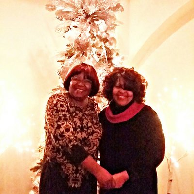 Profile Picture of Lucinda Louis (@dllouis1) on Twitter