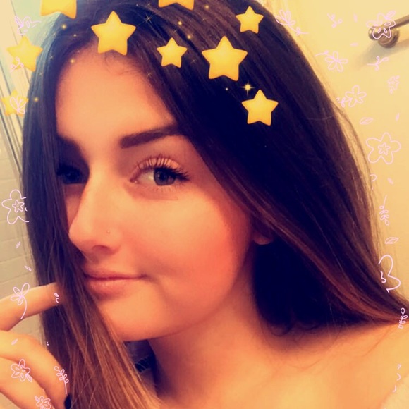 Profile Picture of Aspen Wainstein (@aspenwainstein) on Poshmark