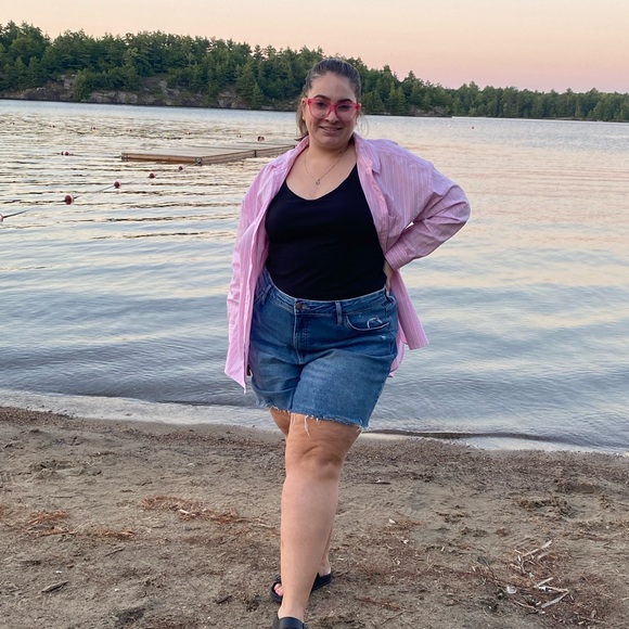 Profile Picture of Tanya Werger (@twergz) on Poshmark