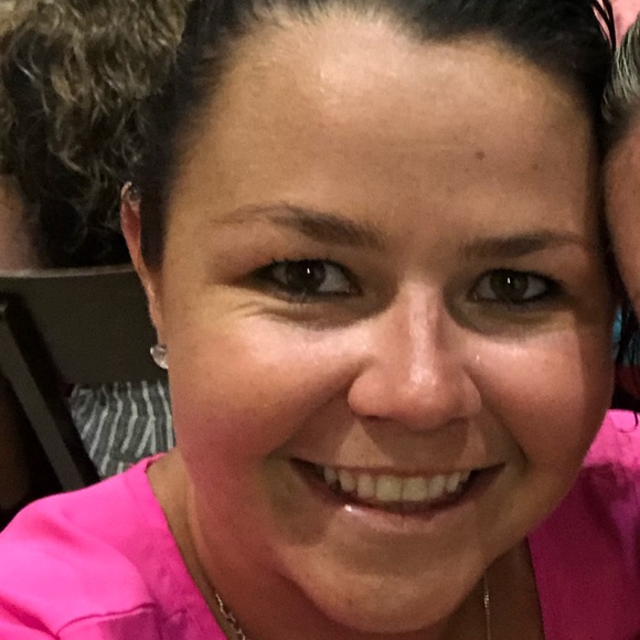 Profile Picture of Vanessa Davidson (@vinnydav25) on Poshmark