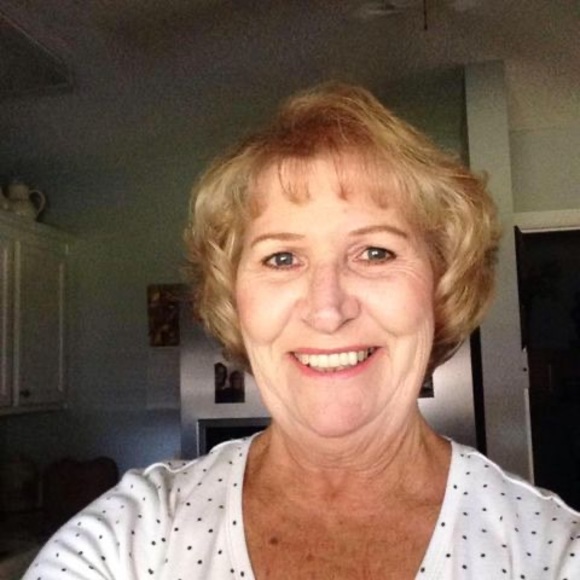 Profile Picture of Patricia Zipay (@mzipay123) on Poshmark