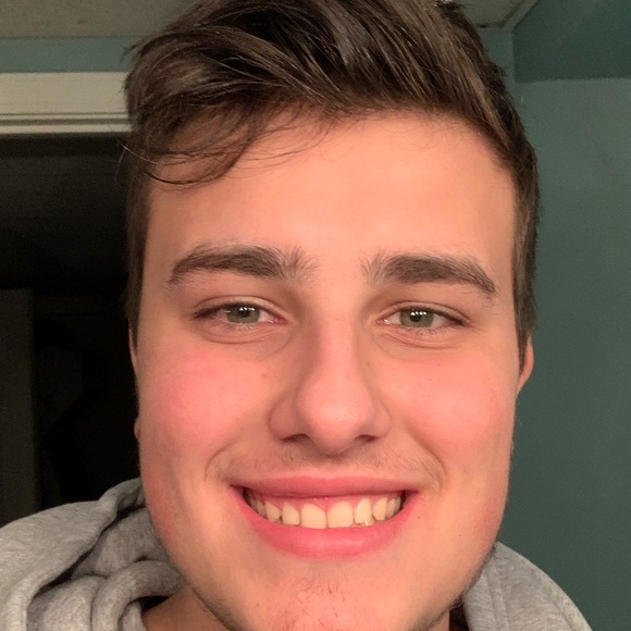 Profile Picture of Tommy Haeberlin (@tommyhae) on Poshmark