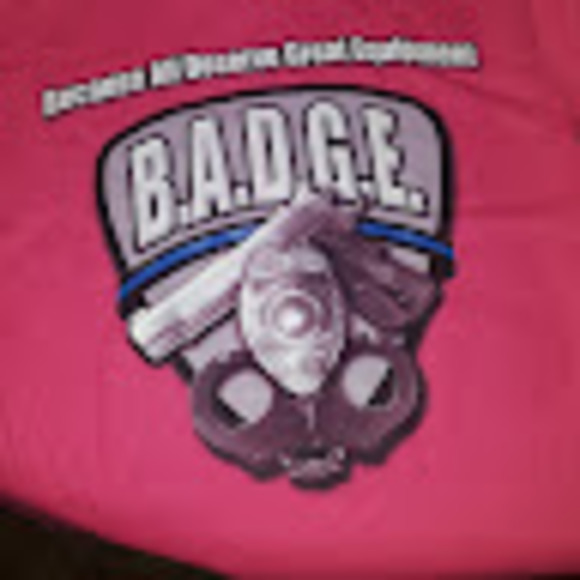 Profile Picture of Kris Popson (@badge32804) on Poshmark