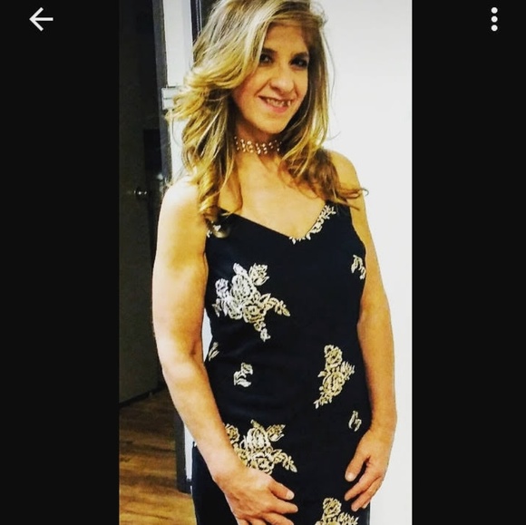 Profile Picture of Laura Beckwith (@lsblovey68) on Poshmark