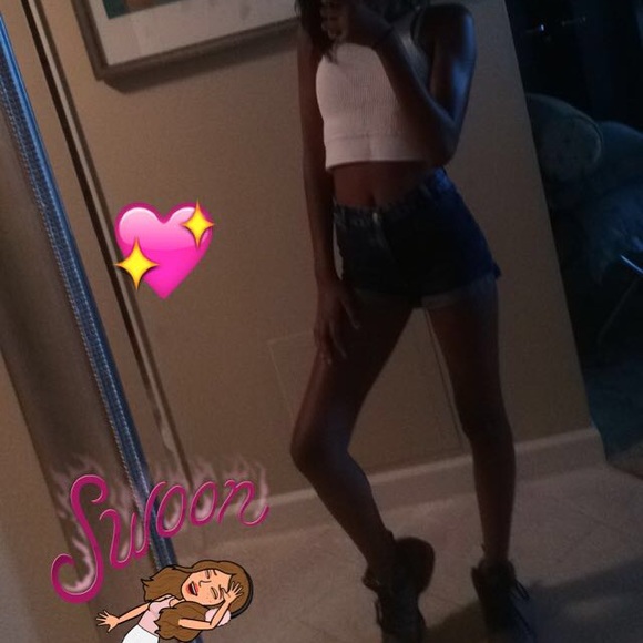 Profile Picture of Cindy Tavarez (@bosscindy) on Poshmark