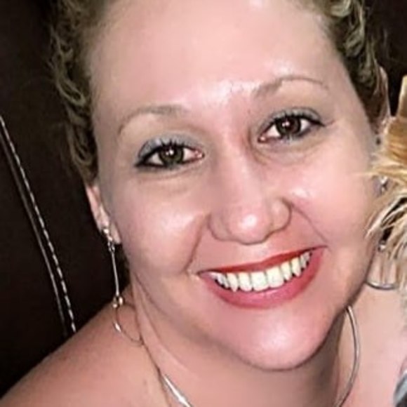 Profile Picture of Lilliam Morales (@limoro79) on Poshmark