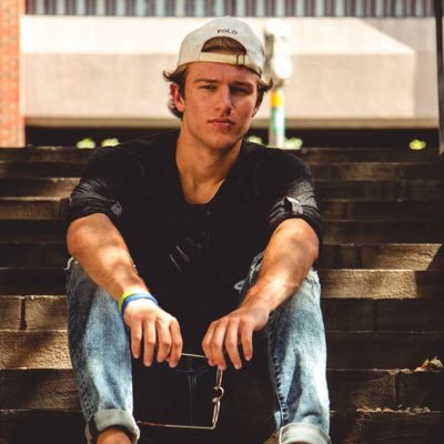 Profile Picture of Justin Hagedorn (@JupXIV) on Twitter