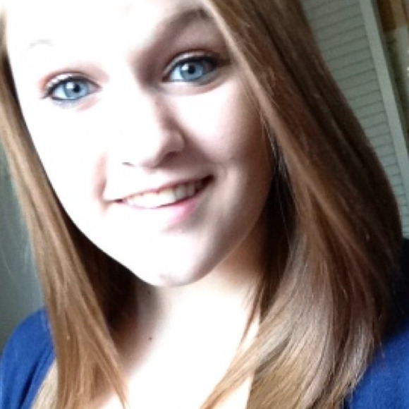Profile Picture of Cady Sinclair (@cady_sinclair) on Poshmark