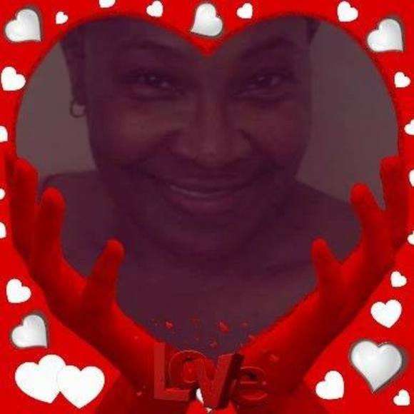 Profile Picture of Lillian Rivers (@lillianrivers) on Poshmark